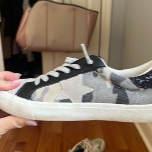 Womens vintage Havana sneaker! Worn only a few times